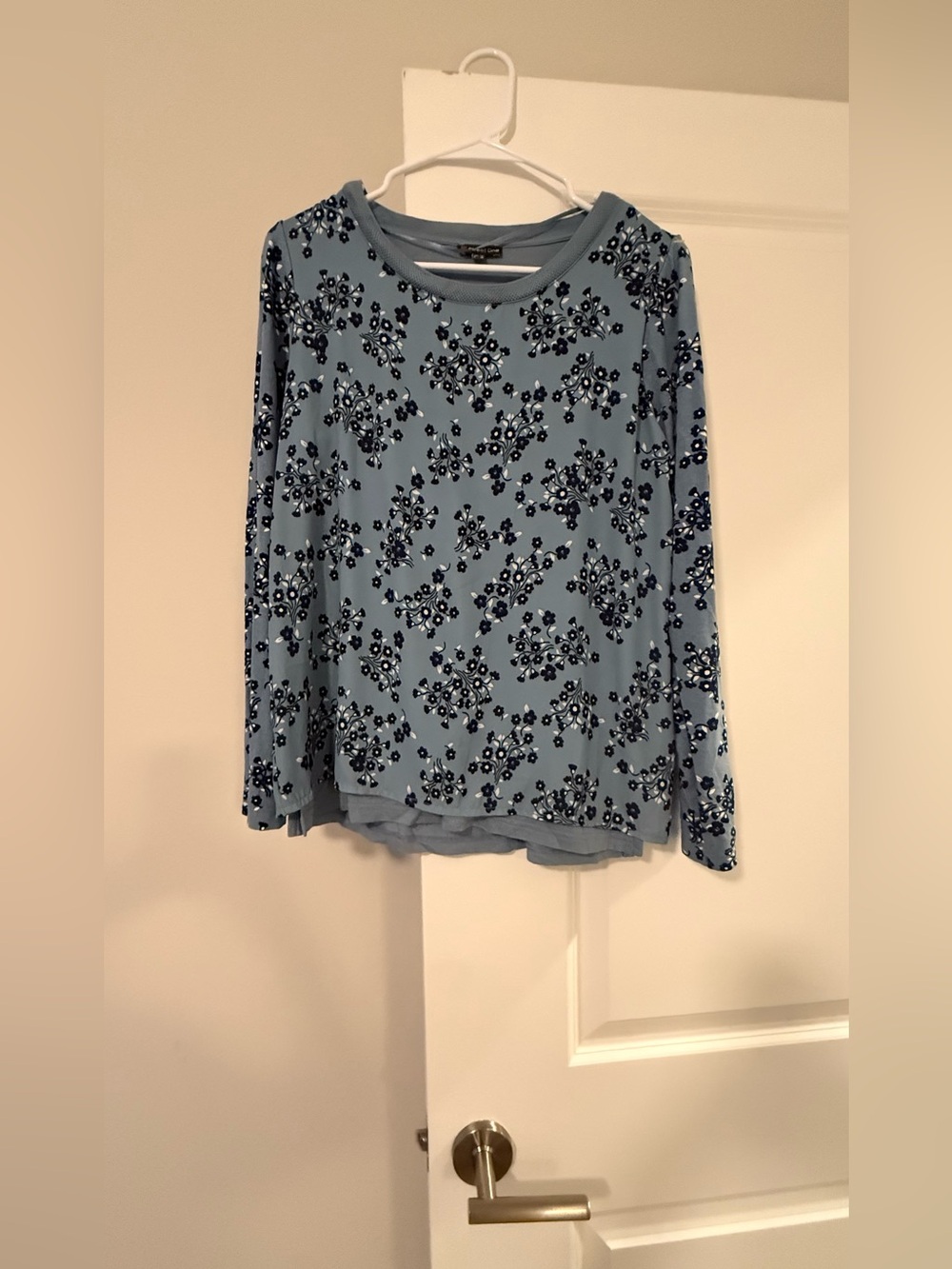 Women's Light Blue Floral Long-Sleeve Blouse